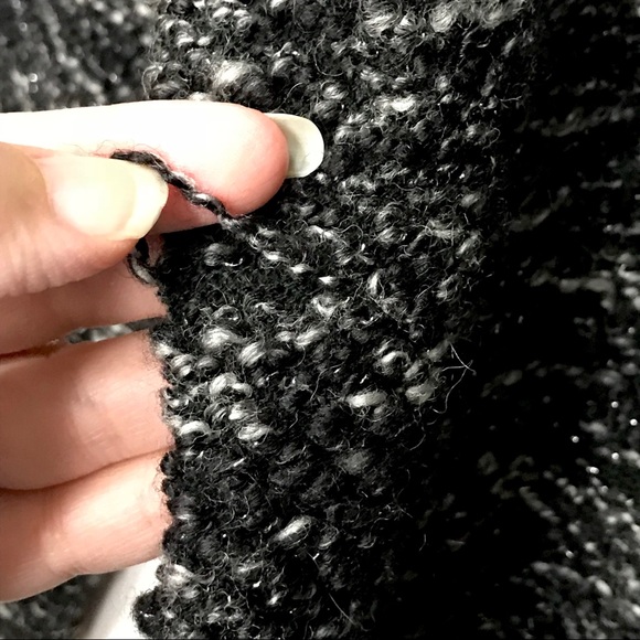 Jessica Simpson Black Crewneck Sweater Size XS - Picture 5 of 6